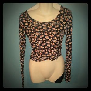 Rue 21 long sleeve belly shirt. L